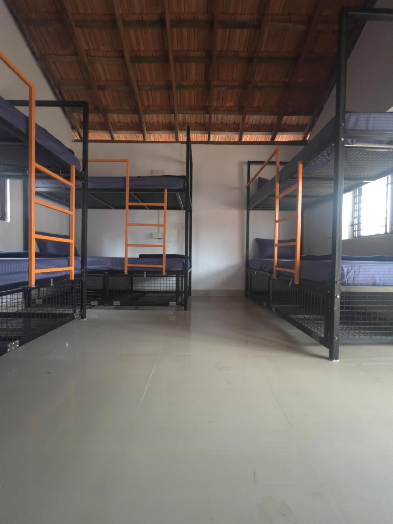 Revibe Beach Hostel Gokarna Гокарна Экстерьер фото