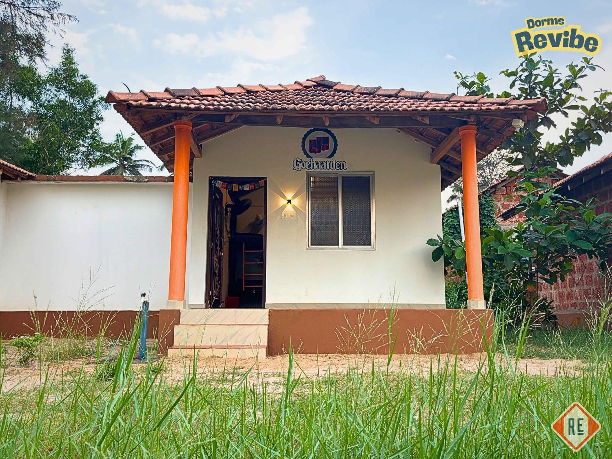 Revibe Beach Hostel Gokarna Гокарна Экстерьер фото